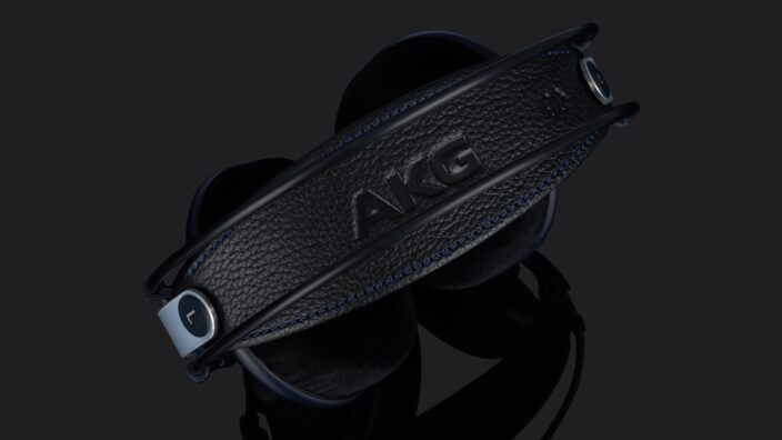 AKG K702