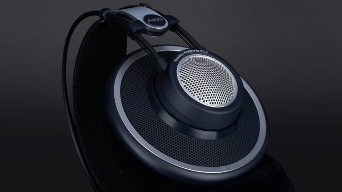 AKG K702