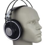 AKG K702