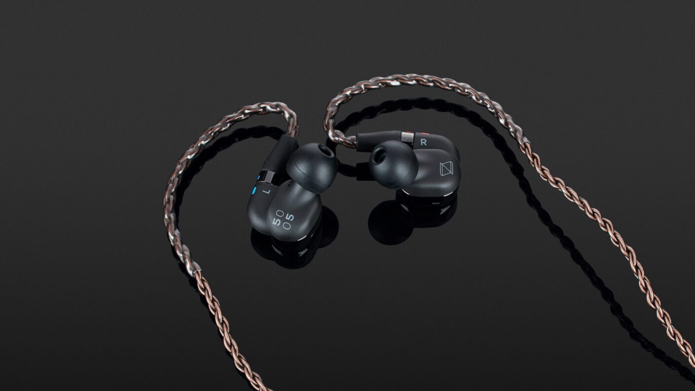 AKG N5005
