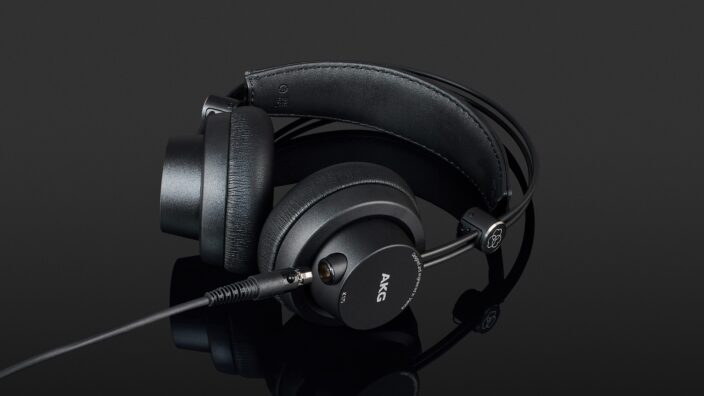 AKG K175