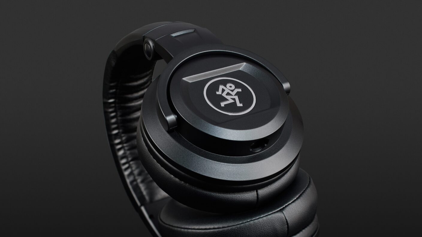 Mackie MC-250