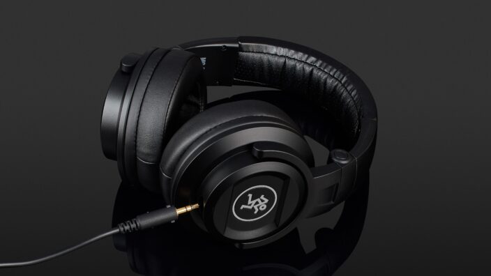 Mackie MC-250