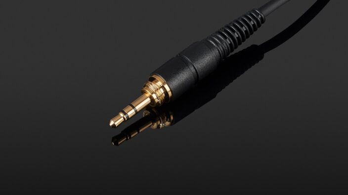 AKG K275