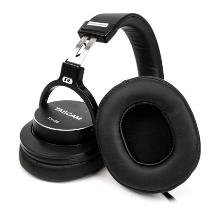 Tascam TH-06 Bass XL