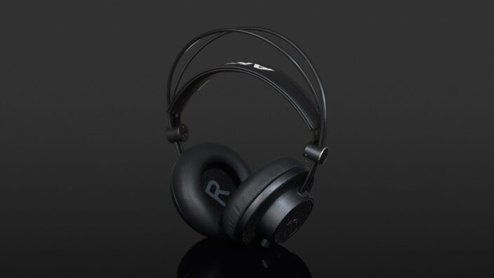 AKG K245