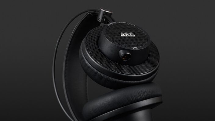 AKG K245