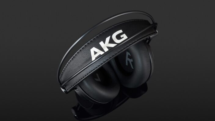 AKG K245