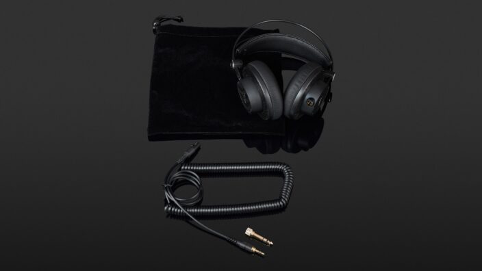 AKG K245