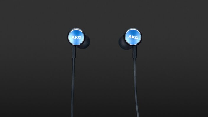 AKG Y100