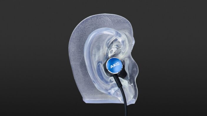 AKG Y100