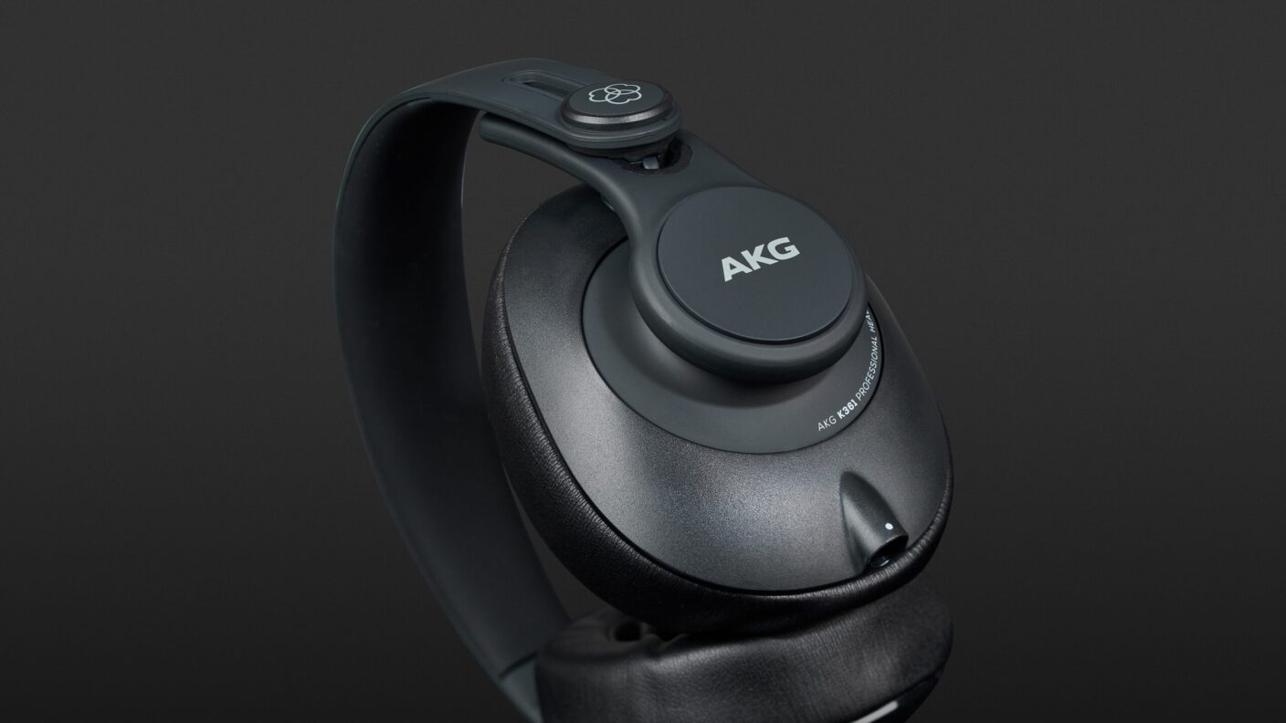 AKG K361
