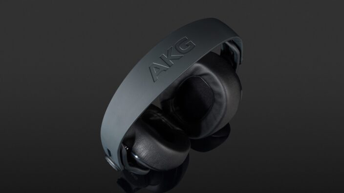 AKG K361