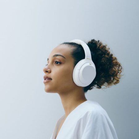 Sony WH-1000XM4 Silent White