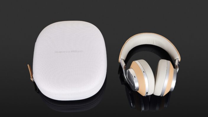 Bowers & Wilkins Px8