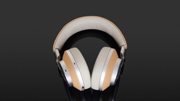 Bowers & Wilkins Px8