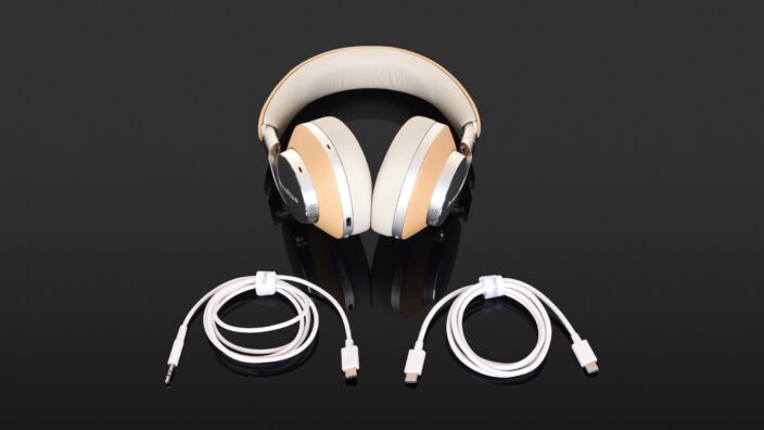 Bowers & Wilkins Px8