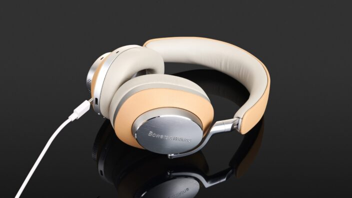 Bowers & Wilkins Px8