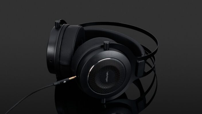 Behringer Omega