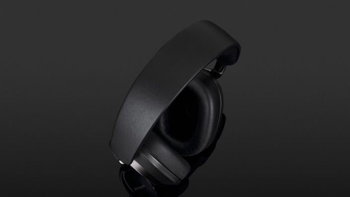 Bowers & Wilkins PX8 S2