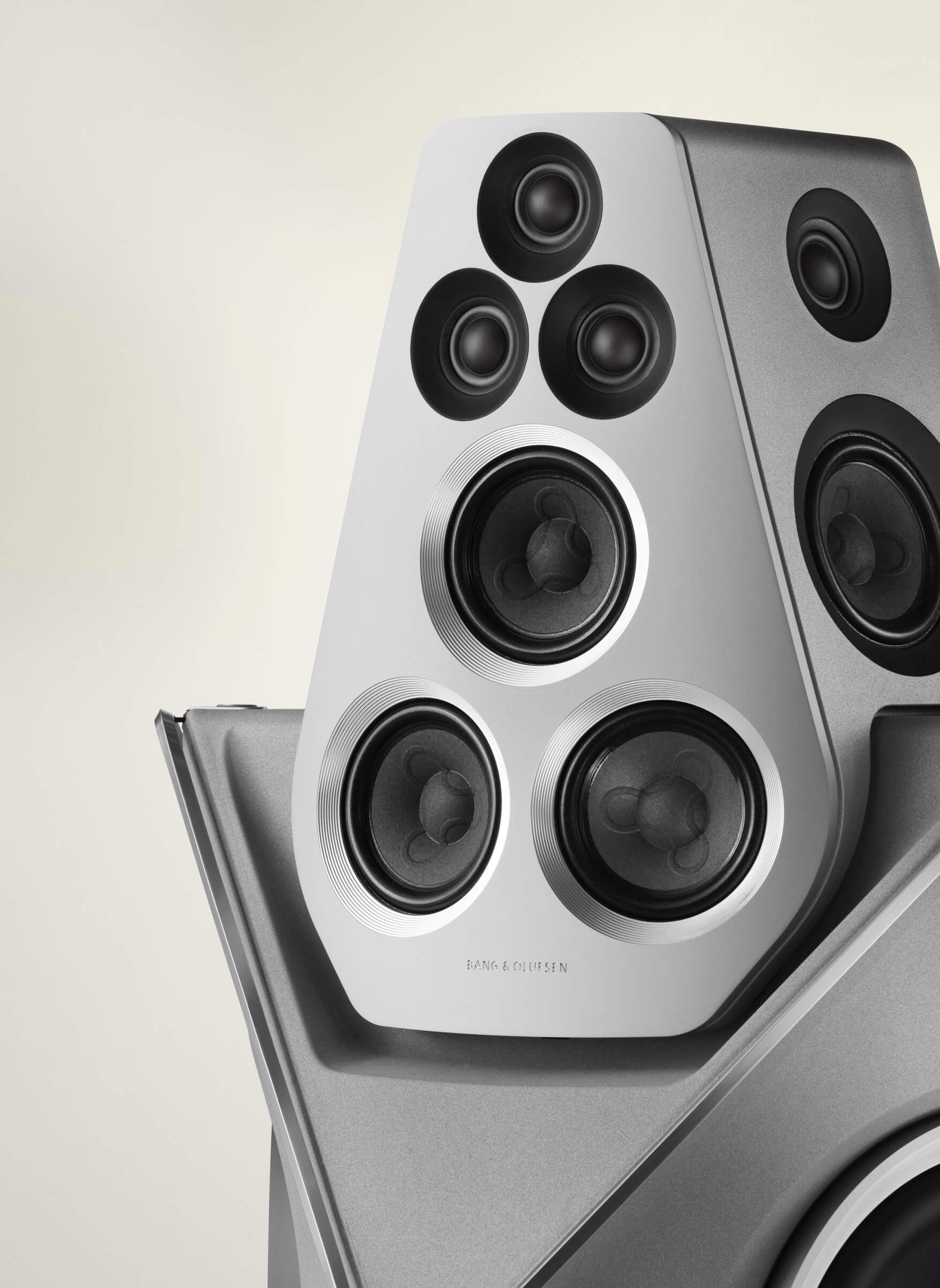 Bang & Olufsen Beolab 90 Titan Edition
