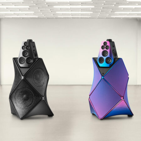 Schwarz wie Carbon oder schillernd wie Licht: Bang & Olufsen enthüllt die Beolab 90 Phantom & Mirage Edition als limitierte Klangkunstwerke.