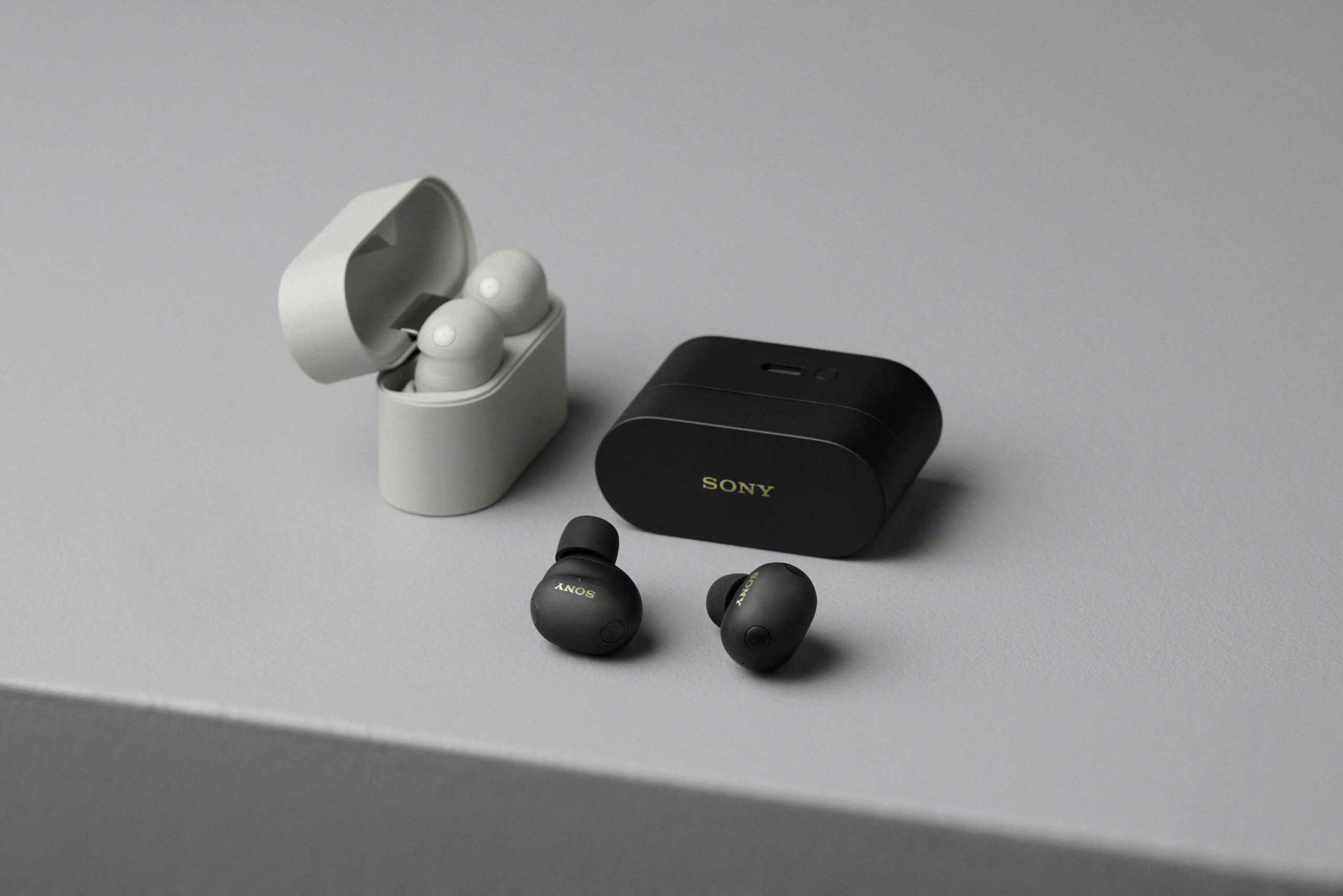 Sony WH-1000XM6 Black & Sony WH-1000XM6 Silver
