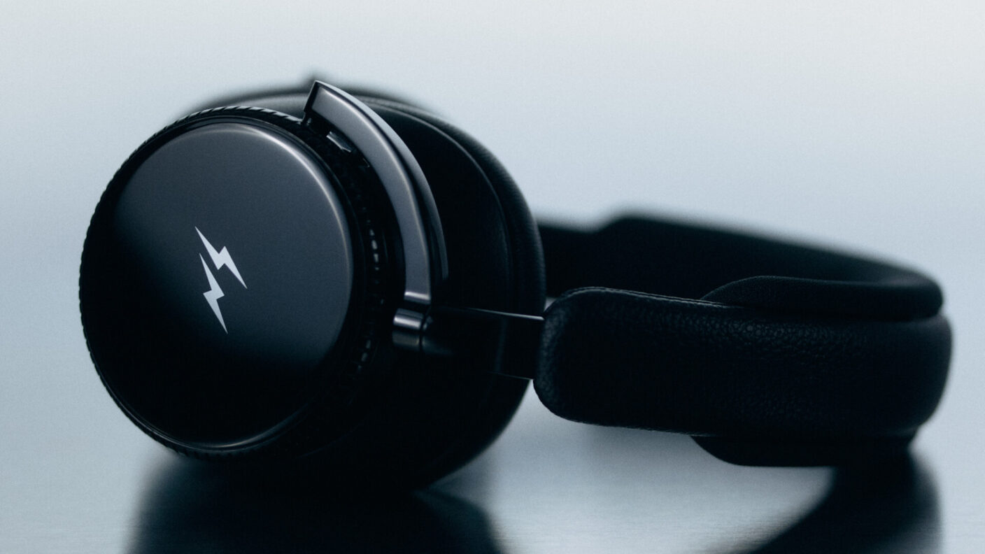 Bang Olufsen Fragment Design Beoplay H100