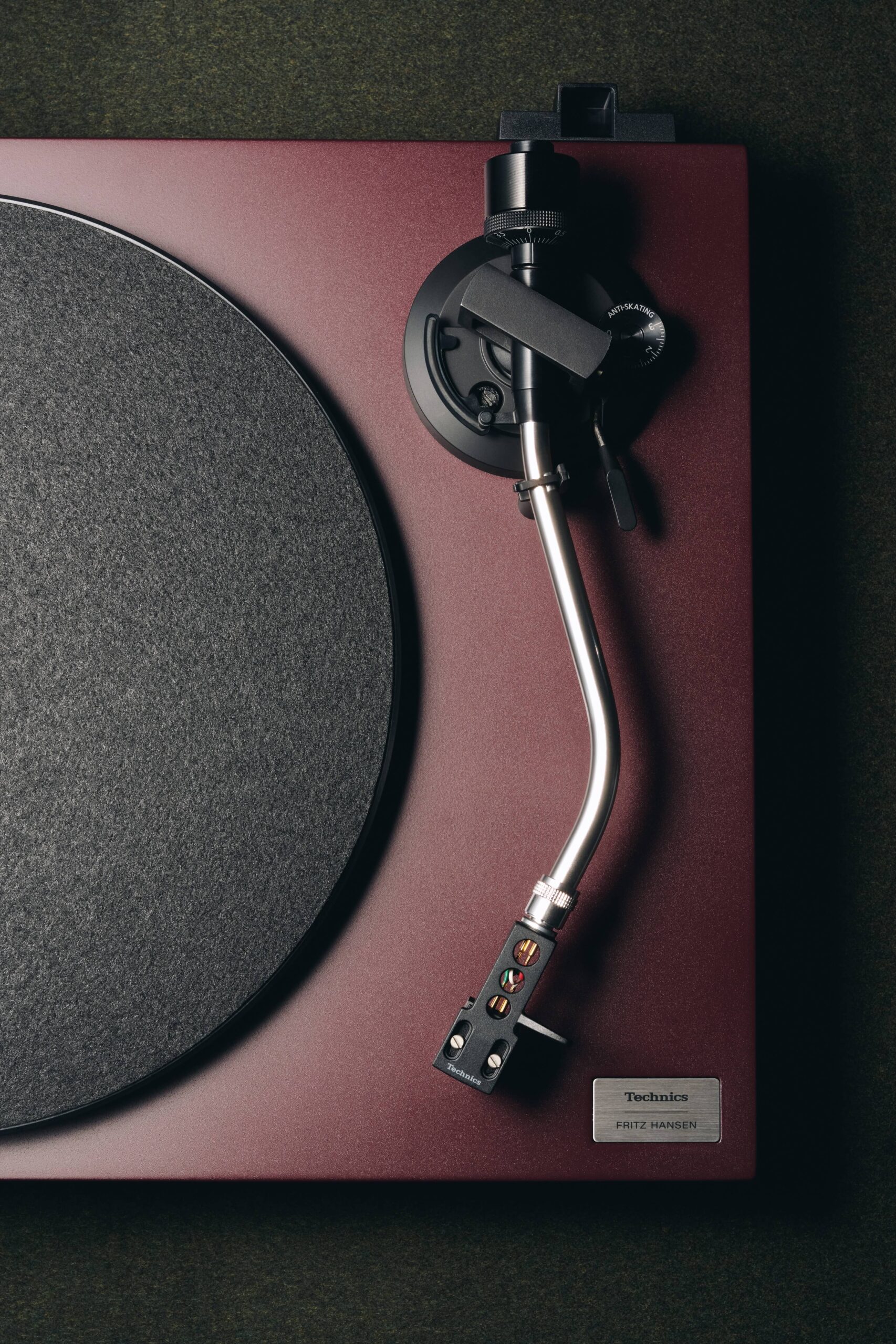 Technics SL-40CBT Fritz Hansen: 300 Exemplare, Burgunderrot