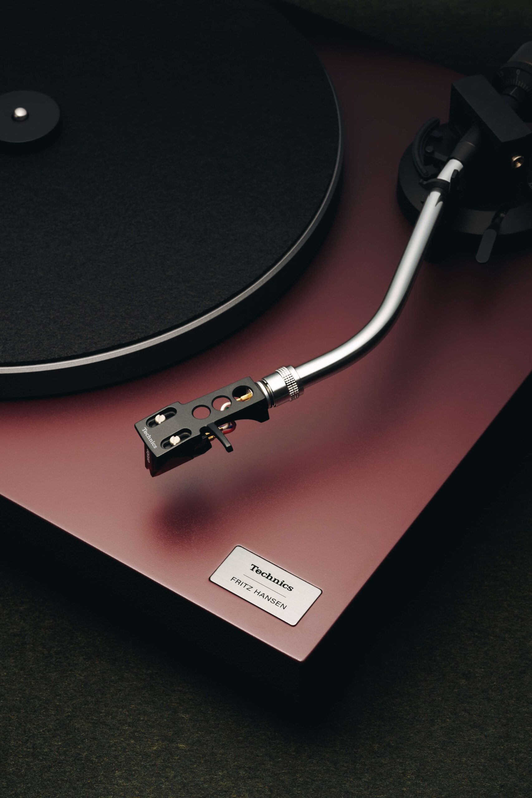 Technics SL-40CBT Fritz Hansen: 300 Exemplare, Burgunderrot