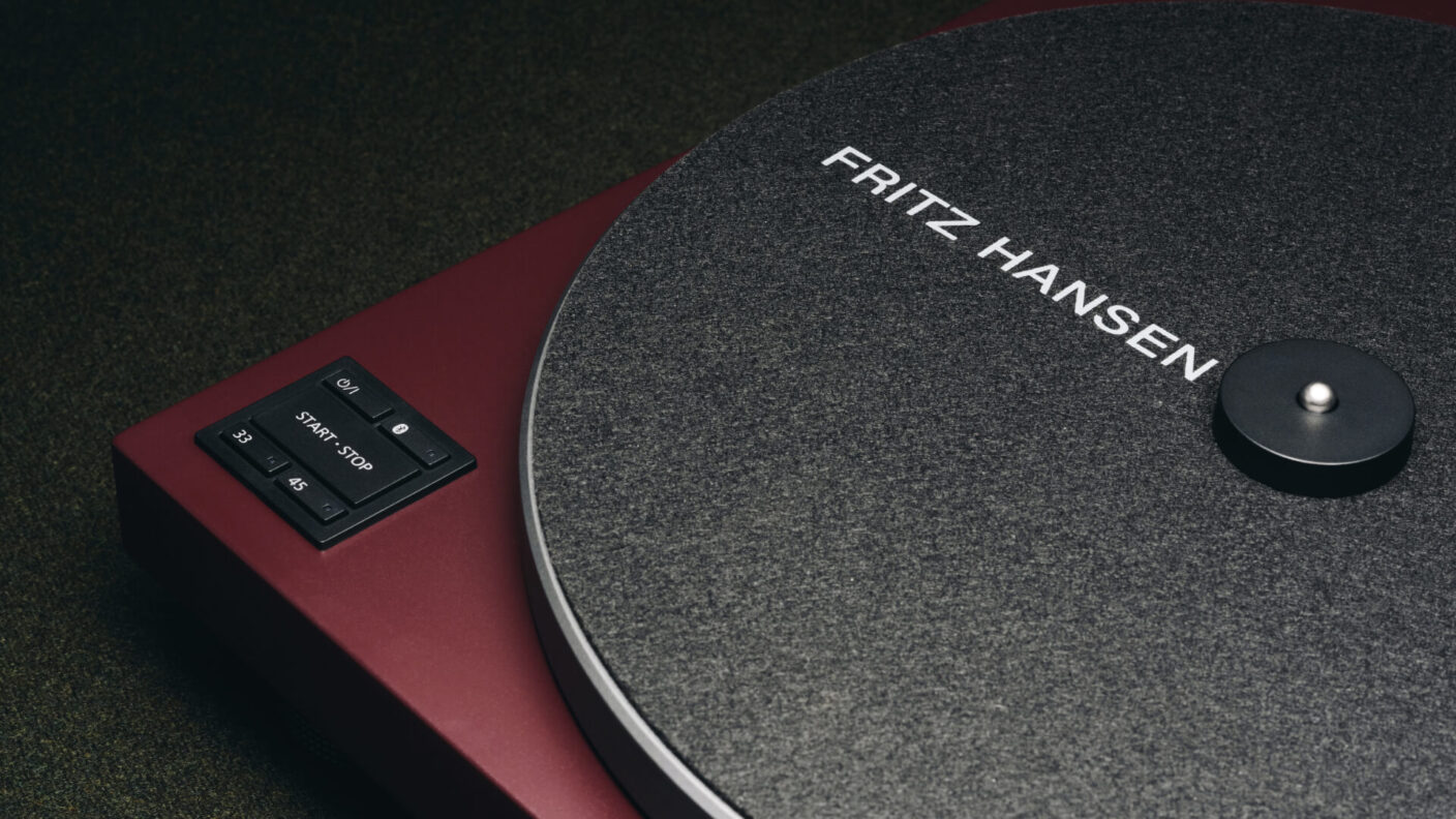 Technics SL-40CBT Fritz Hansen: 300 Exemplare, Burgunderrot