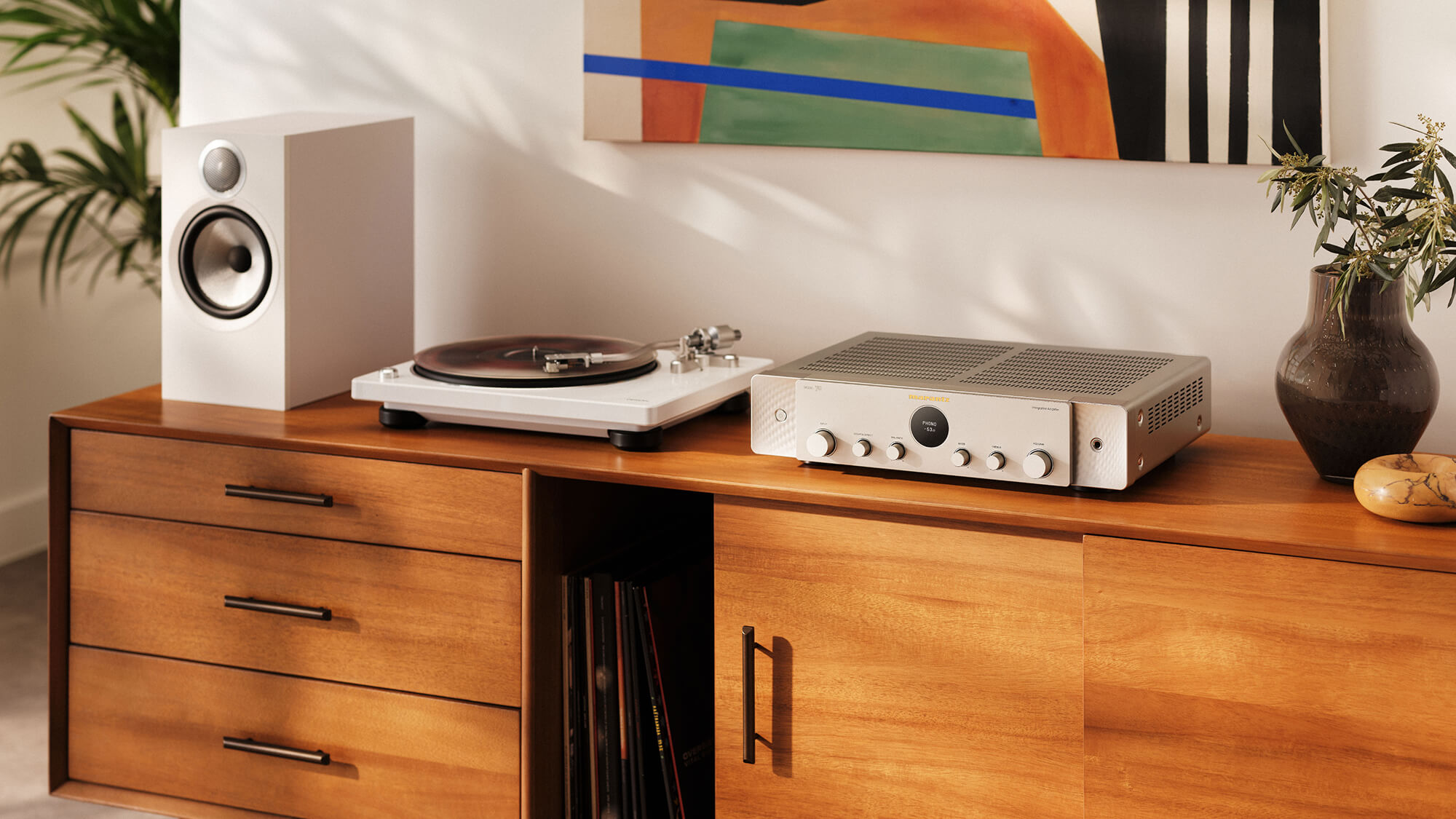 Marantz - MODEL 70 - Silver Gold - Lifestyle